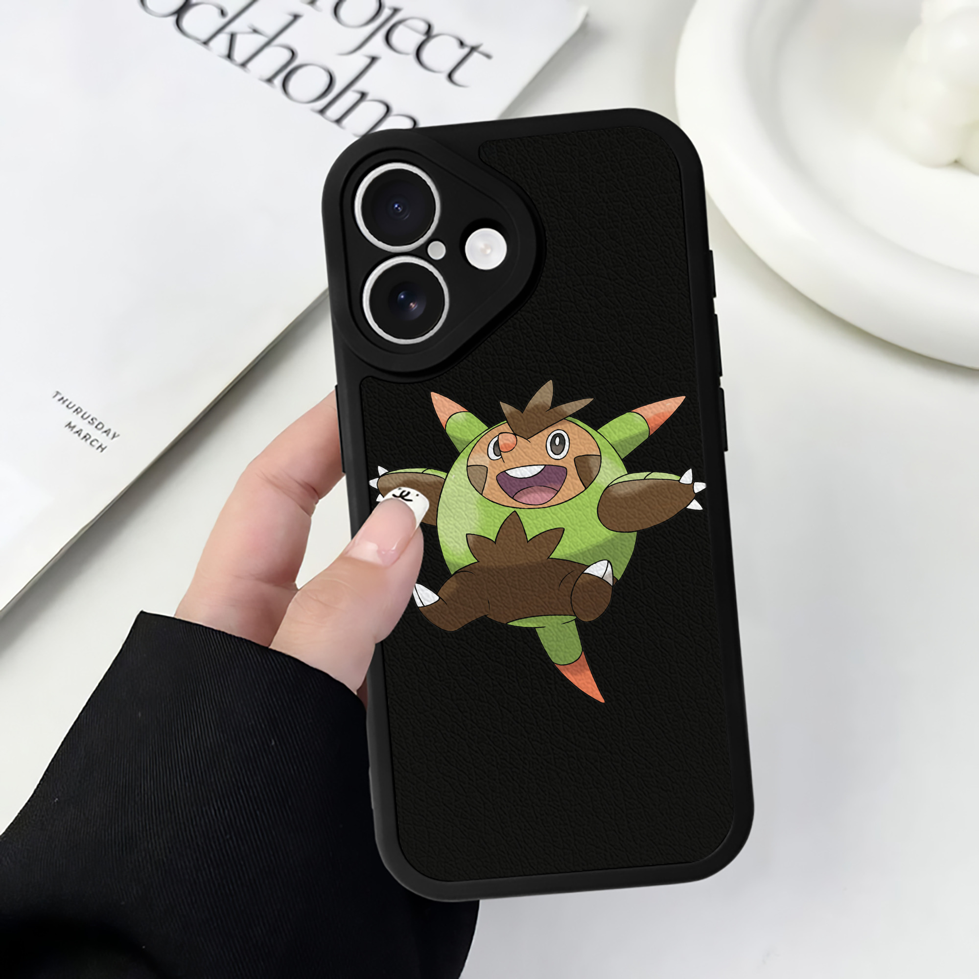 （画像用） ポケットモンスター Pokémon 【iPhone 16シリーズ対応】シリコンスマホケース（レザー調） 材質：シリコン